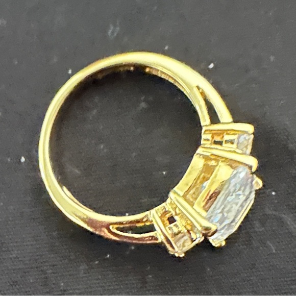 GET ENGAGED Emerald Cut Rectangular CZ 3 Stone Gold Ring Size 7 - Picture 8 of 8